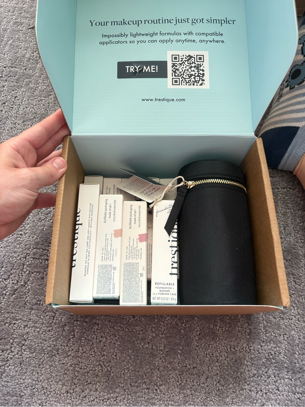 treStiQue boxed makeup set with black pouch